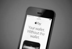 Retailers back Australian banks in Apple Pay fight